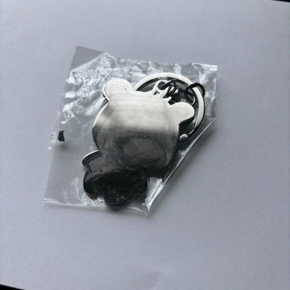 Cute Metal Panda Key Chain - Picture 2 of 2